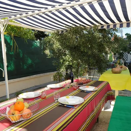Pavillon Clara Flor بيت للعطل براديس